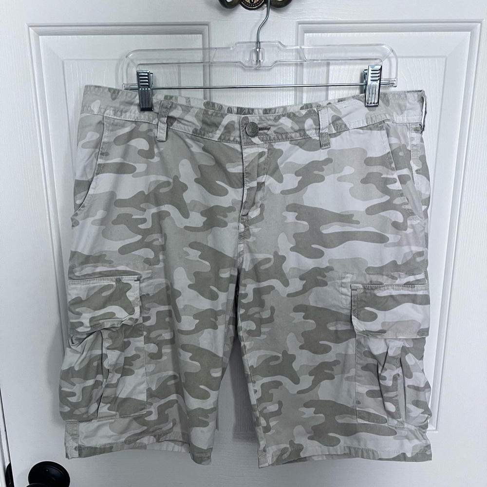 UNIONBAY Gray Camouflage Cargo Shorts